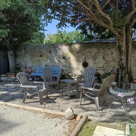 Maison Rosiris Pernes-les-Fontaines Exterior foto